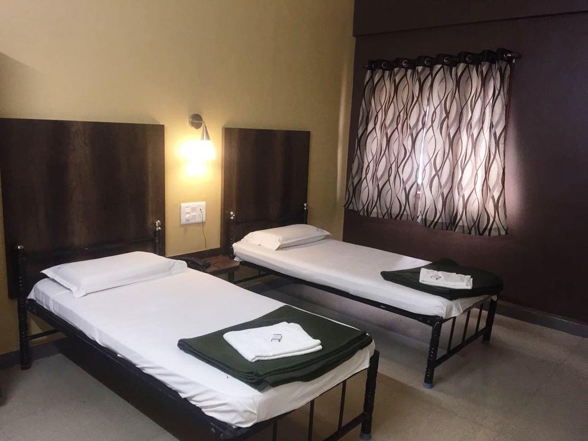 Hotel Peacock Hubli Exterior foto