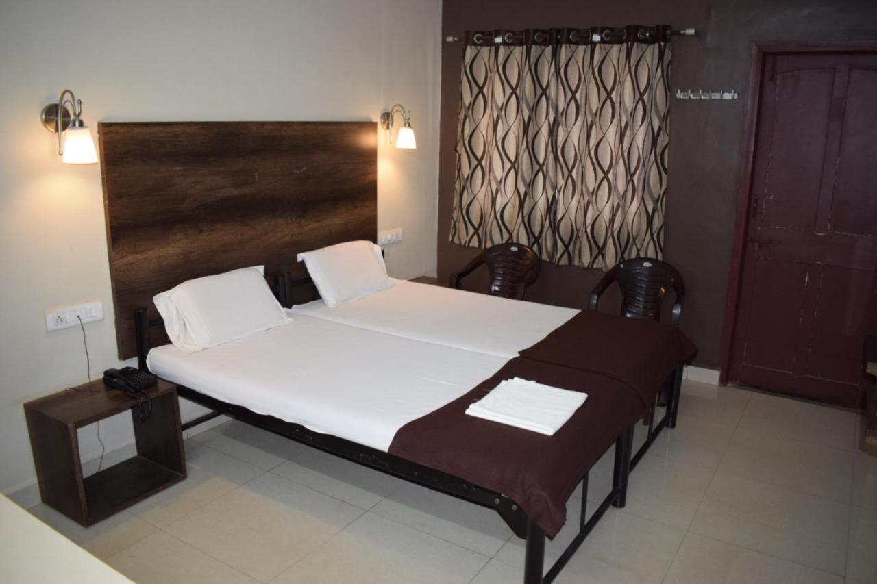 Hotel Peacock Hubli Exterior foto