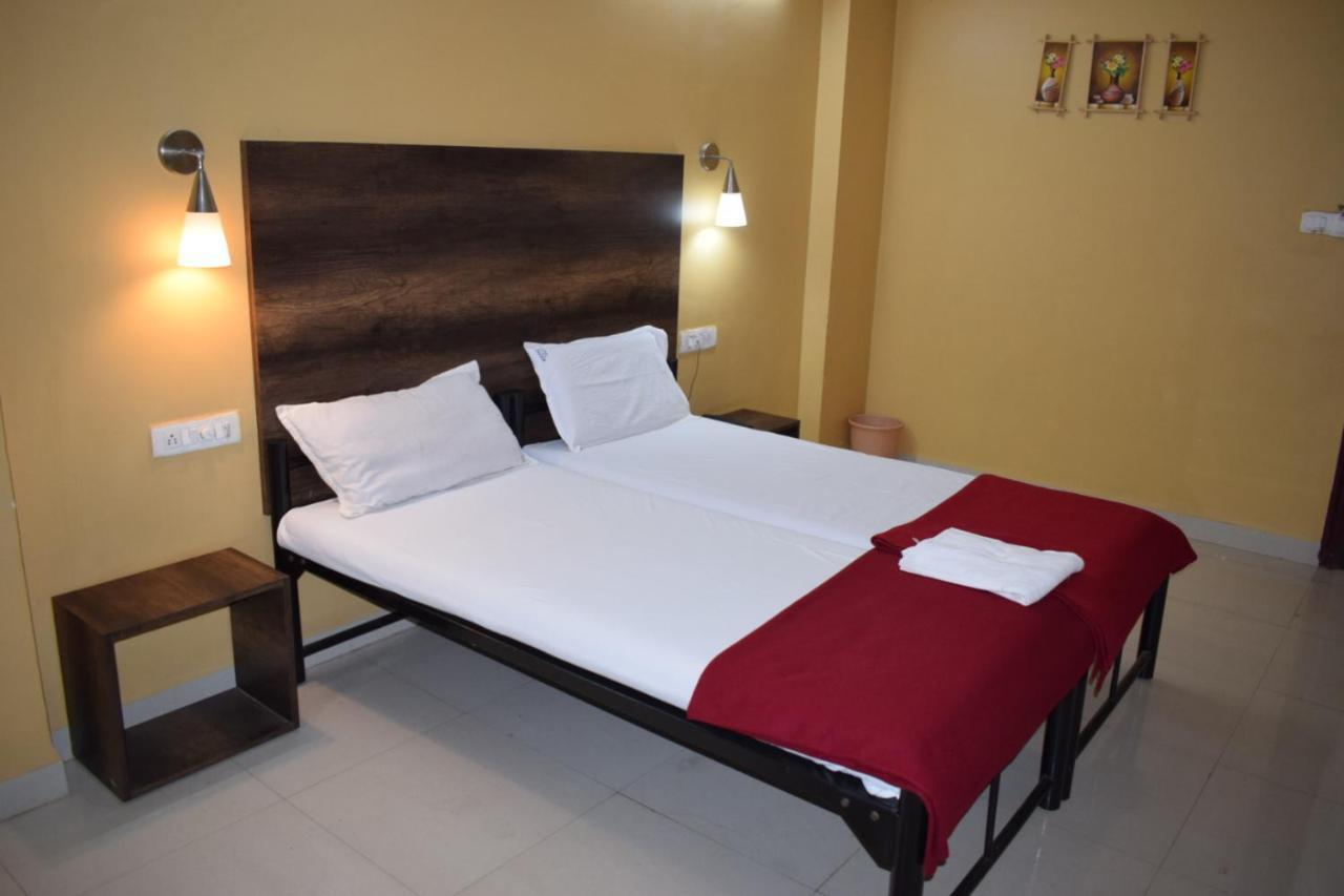 Hotel Peacock Hubli Exterior foto