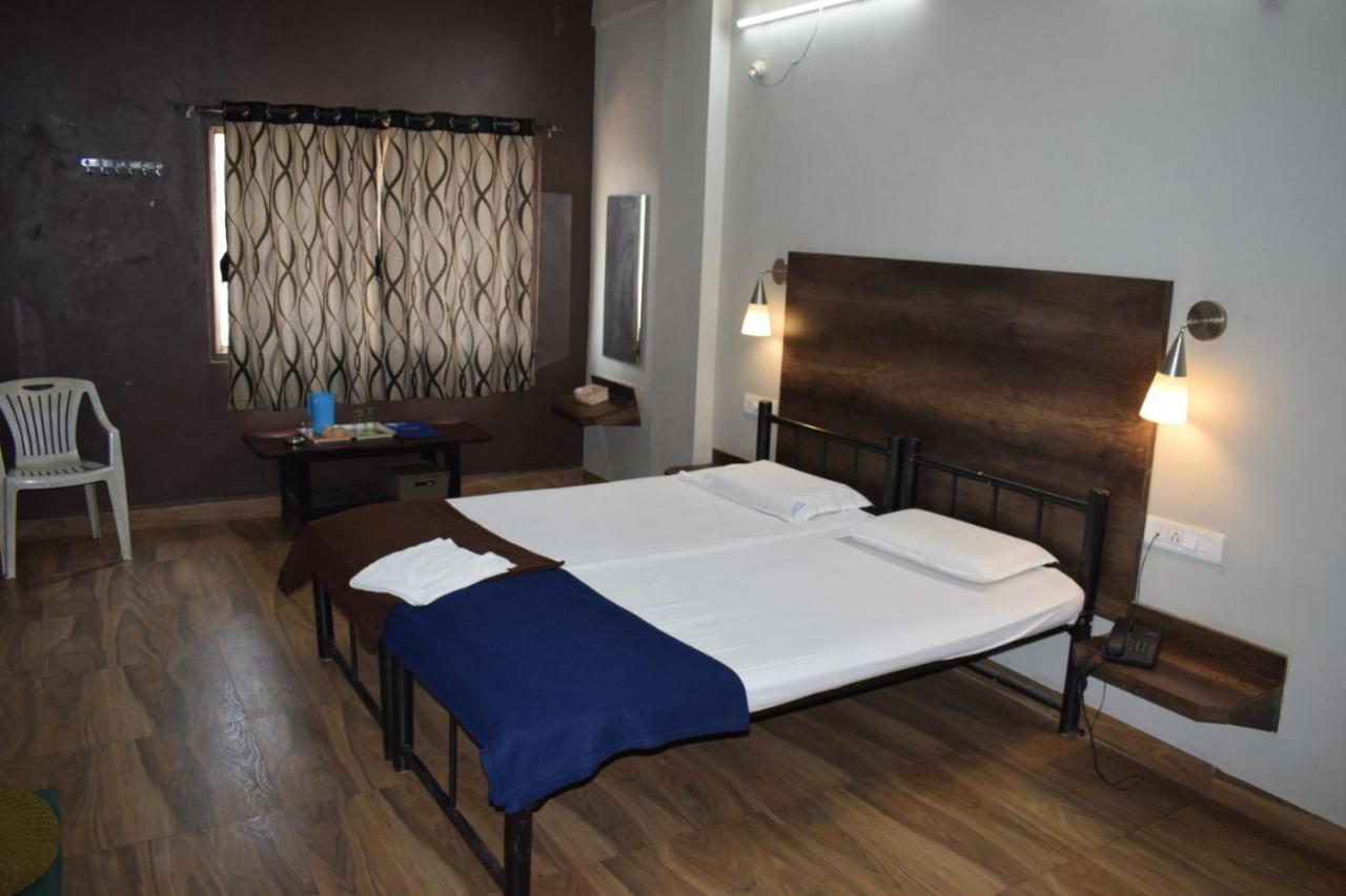 Hotel Peacock Hubli Exterior foto